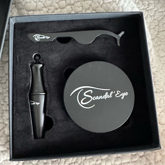 False Lash Kit - Picture 3 of 3